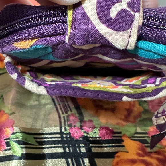 Vera Bradley Wristlet. - Picture 3 of 7